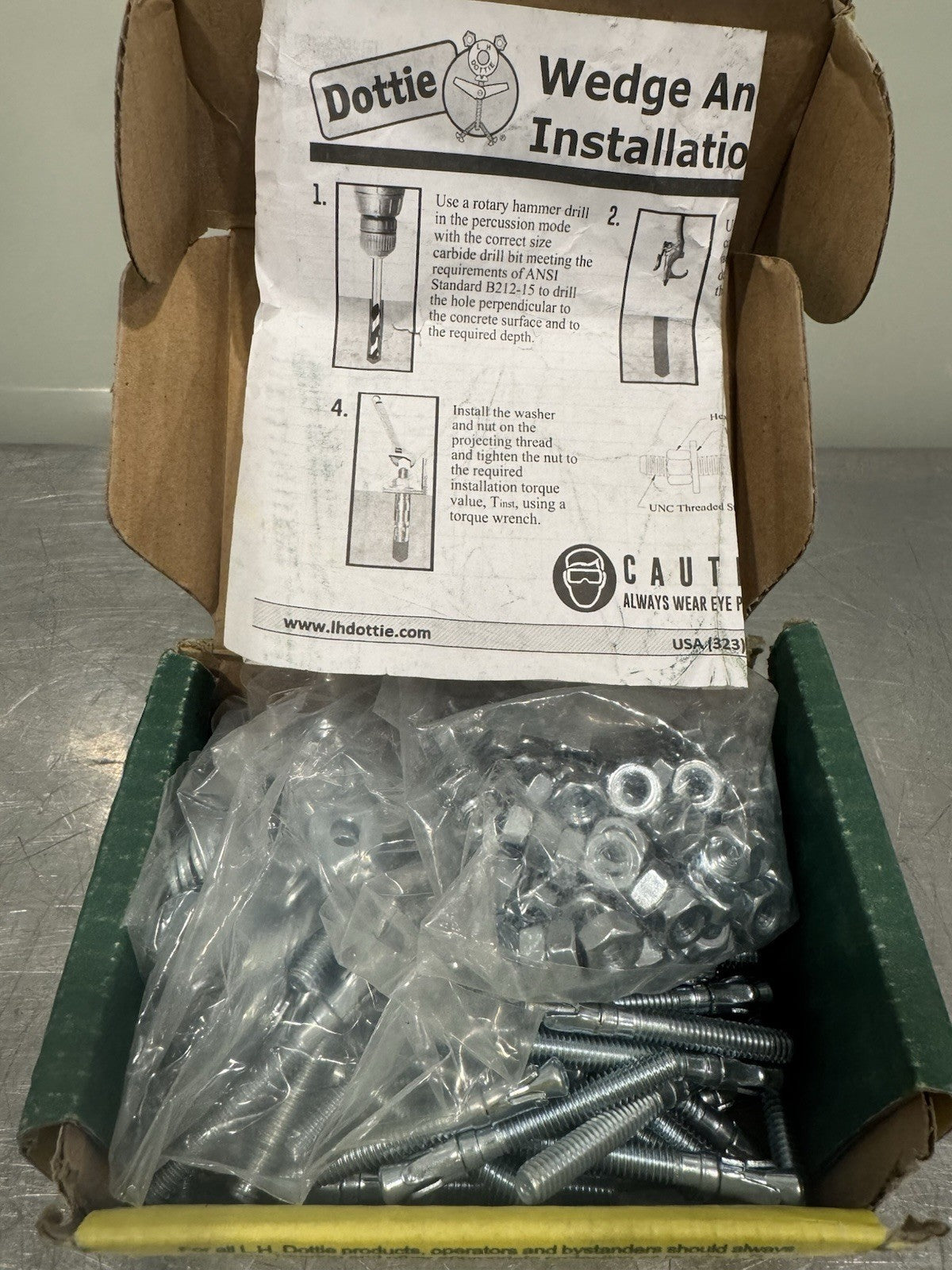Dottie W14214 1/4 x 2-1/4” Wedge Anchor Full Thread Zinc Plated 100 PACK NEW!