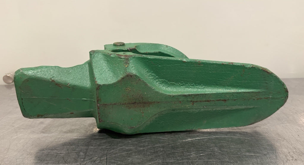 John Deere Esco 5856-U40 Ultralock Tooth Adaptor U40 NEW! SHIPS FREE!