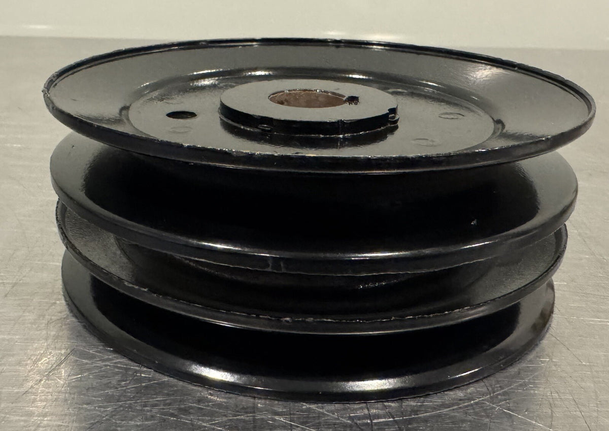 Cub Cadet IH-489395 Center Pulley 489395 NEW! FREE SHIPPING!