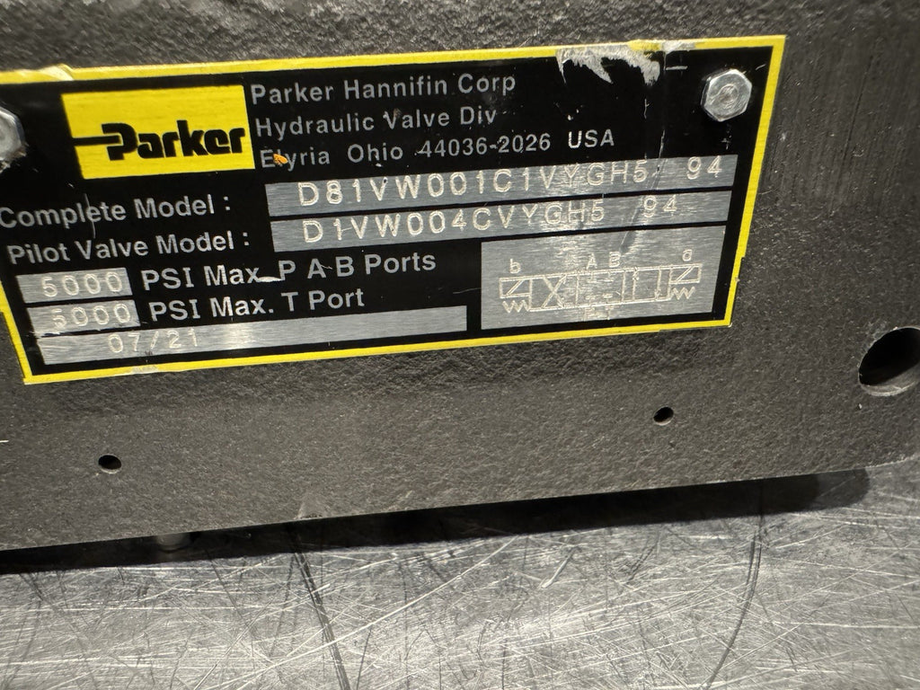 Parker D81VW001C1VYGH5 Hydraulic Pilot Solenoid Valve ASSY NEW! DAMAGED!