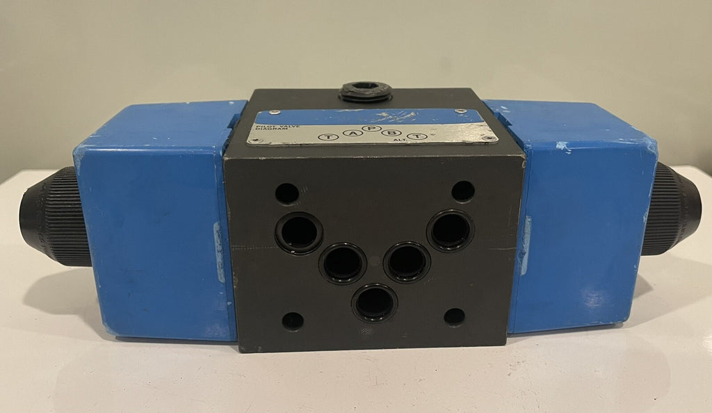 Eaton DG4S4-016C-U-B-60 Directional Solenoid Valve NEW! FREE SHIPPING!