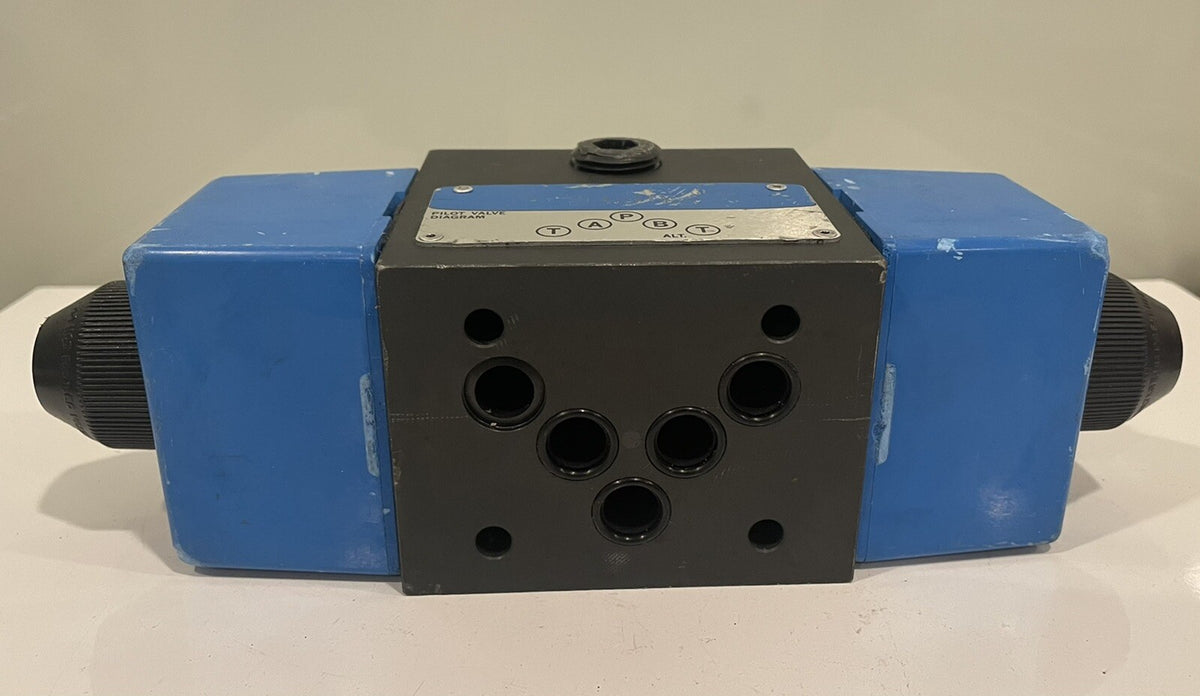 Eaton DG4S4-016C-U-B-60 Directional Solenoid Valve NEW! FREE SHIPPING!