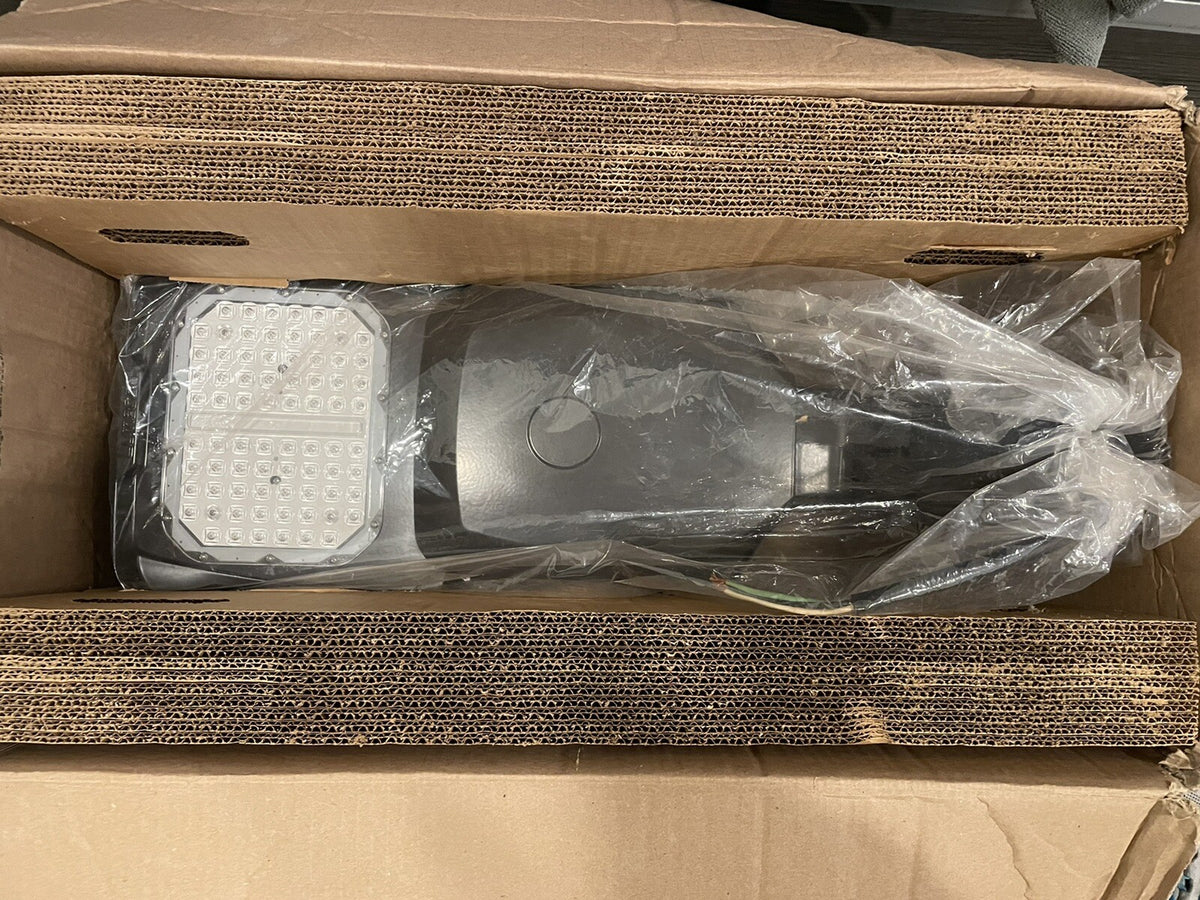 Lumecon LDS-SFL 110W 16,000 Lumens 4000K Slip Fitter Dark Bronze NEW! SHIPS FREE