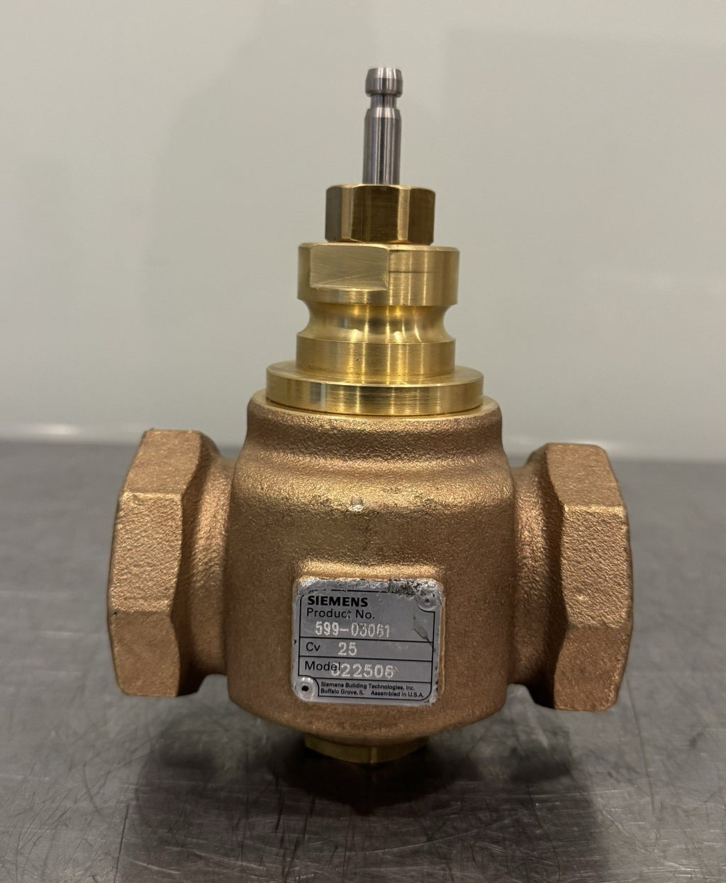 Siemens 599-03061 Globe Valve 1-1/2” Female Threaded 022506 NEW! SHIPS FREE!