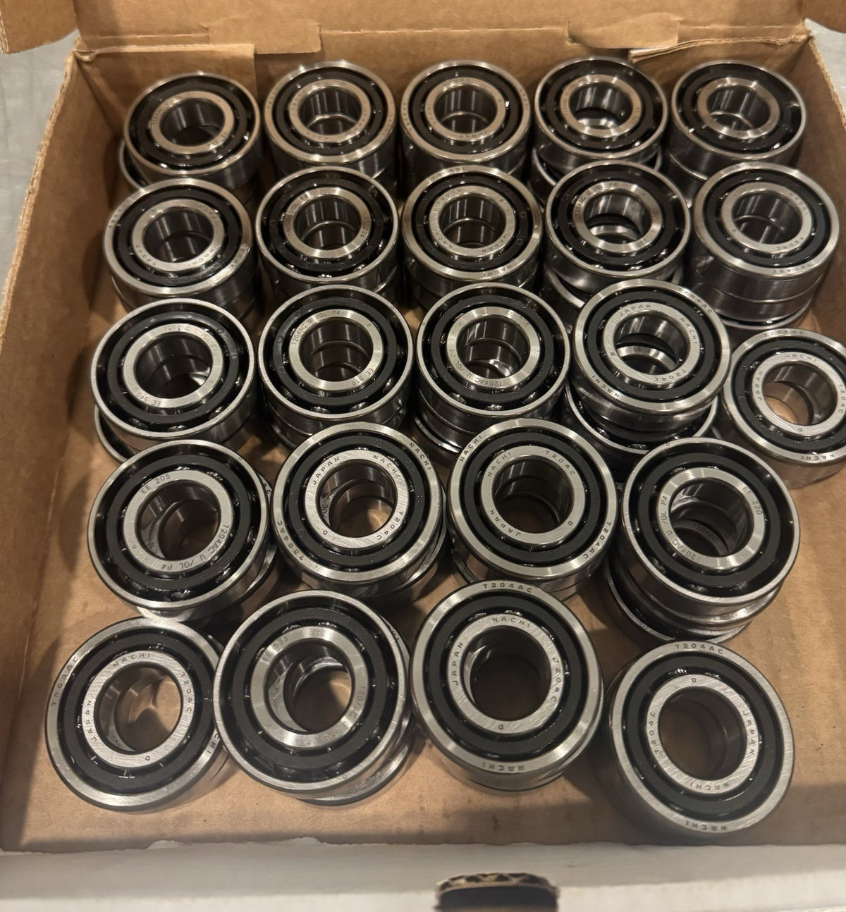 Nachi 7204AC Angular Contact Bearing NEW! FREE SHIPPING!