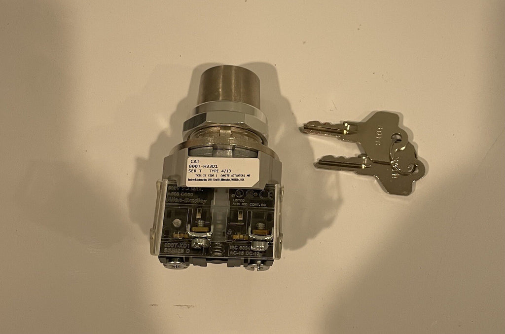 Allen Bradley 800T-833D1 Selector Switch NEW! FREE SHIPPING!