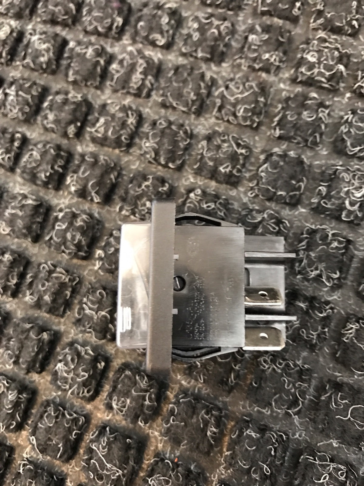 Elektron Technology Arch electric Rocker Switch Lot Of 50 C1350ALGAI NEW