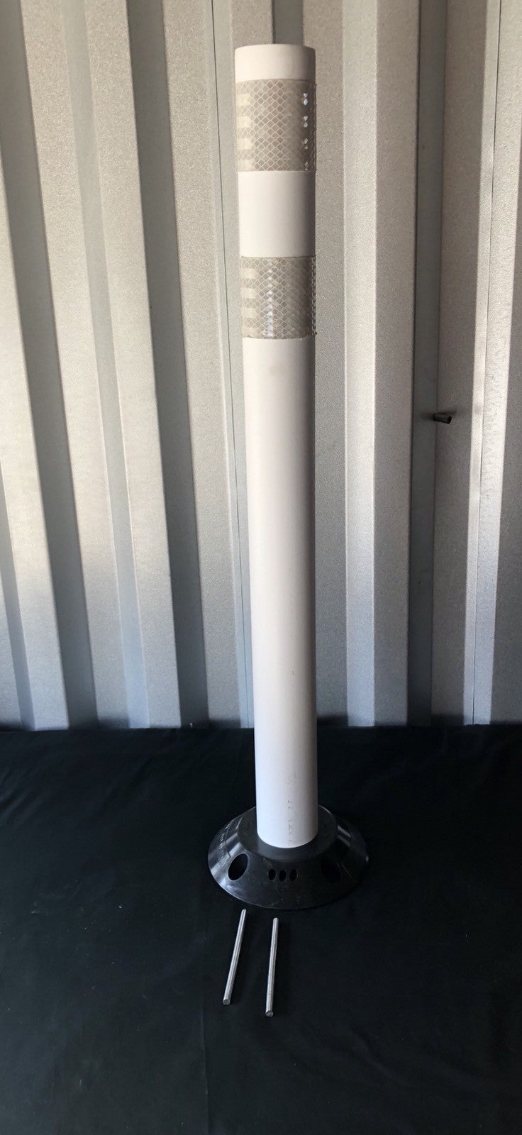 Pexco 3UTX4 Delianator Post 36” White NEW IN BOX