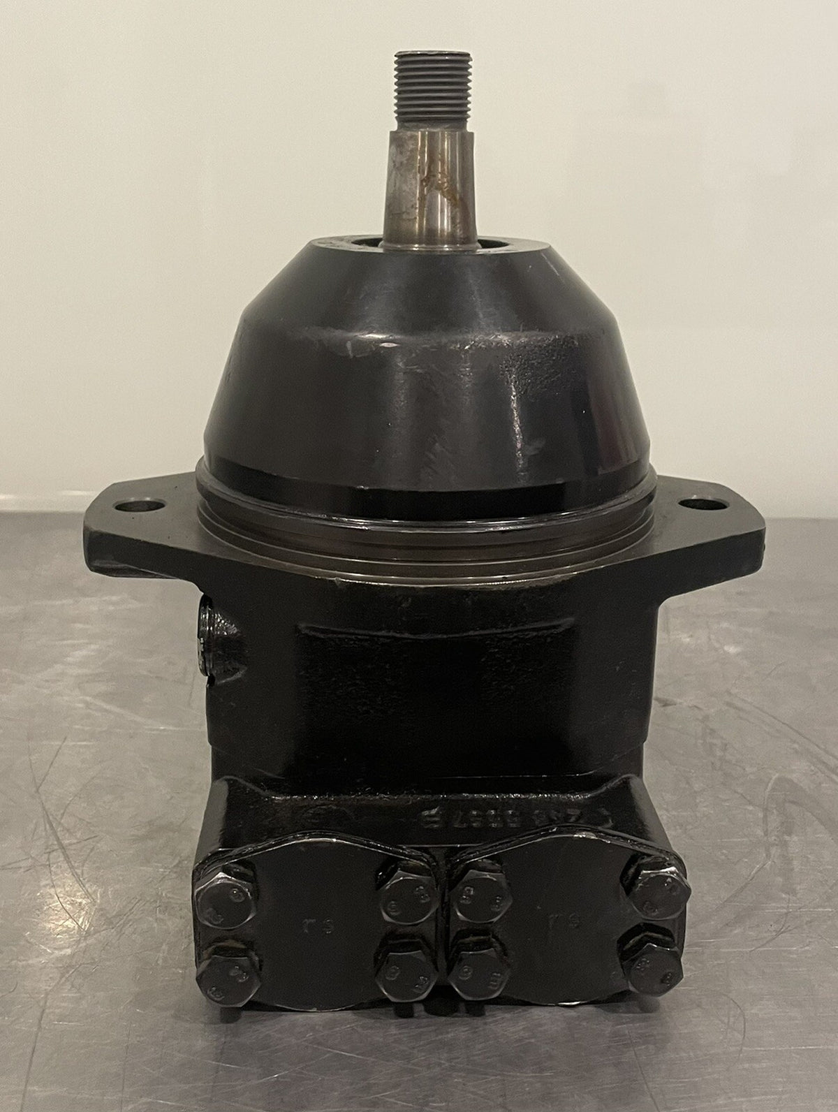John Deere TA18090 Hydraulic Motor R902507319 Tapered Thread Shaft NEW!