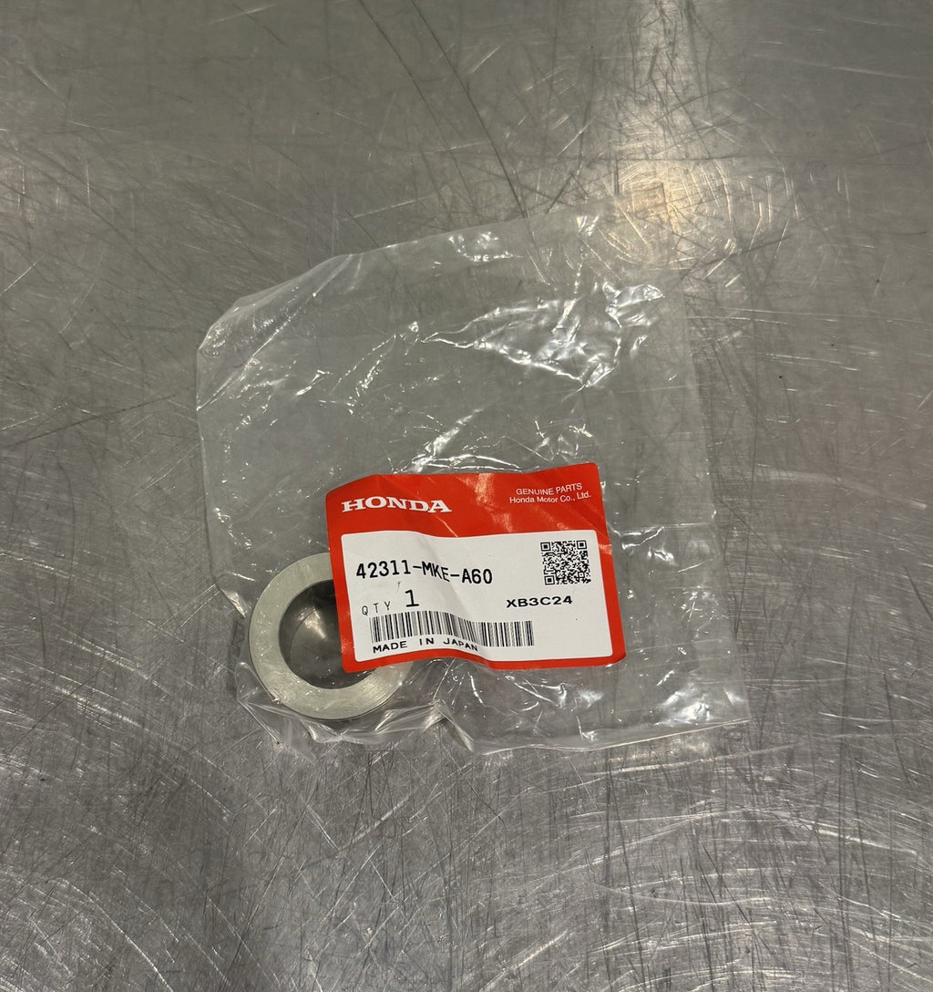 Honda 42311-MKE-A60 Collar RR Wheel Side Genuine NEW! FREE SHIPPING!