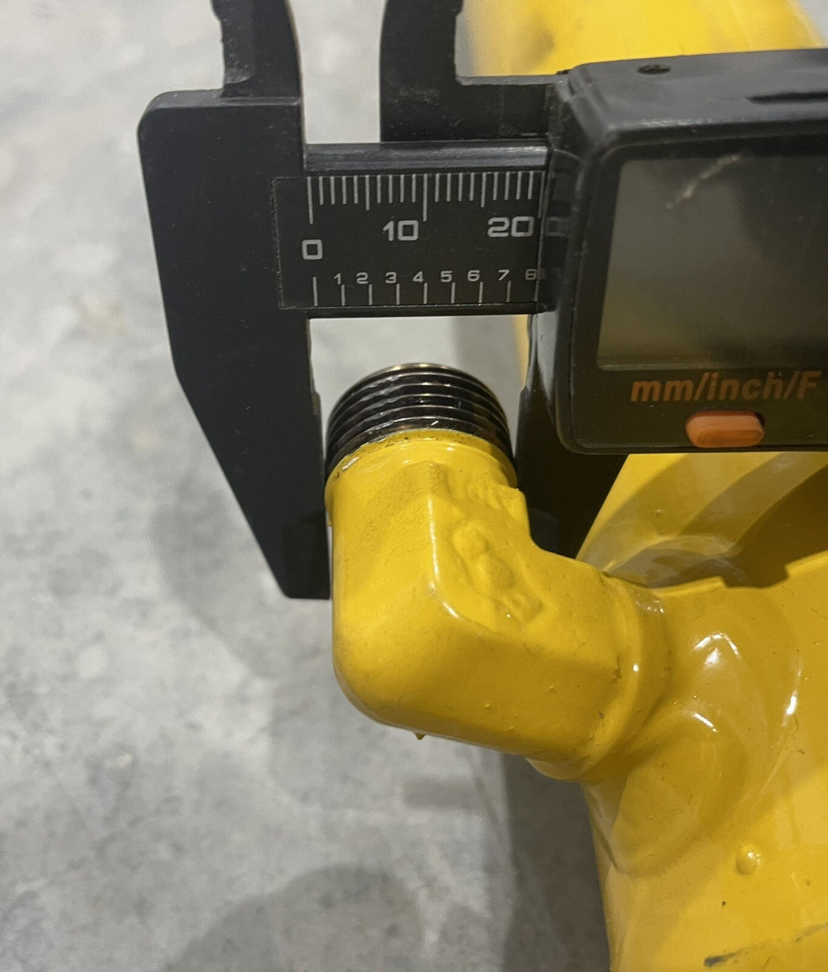 Far-04/20 Hydraulic Cylinder 2.5” Bore 1.5” Rod Yellow NEW! FREE SHIPPING!