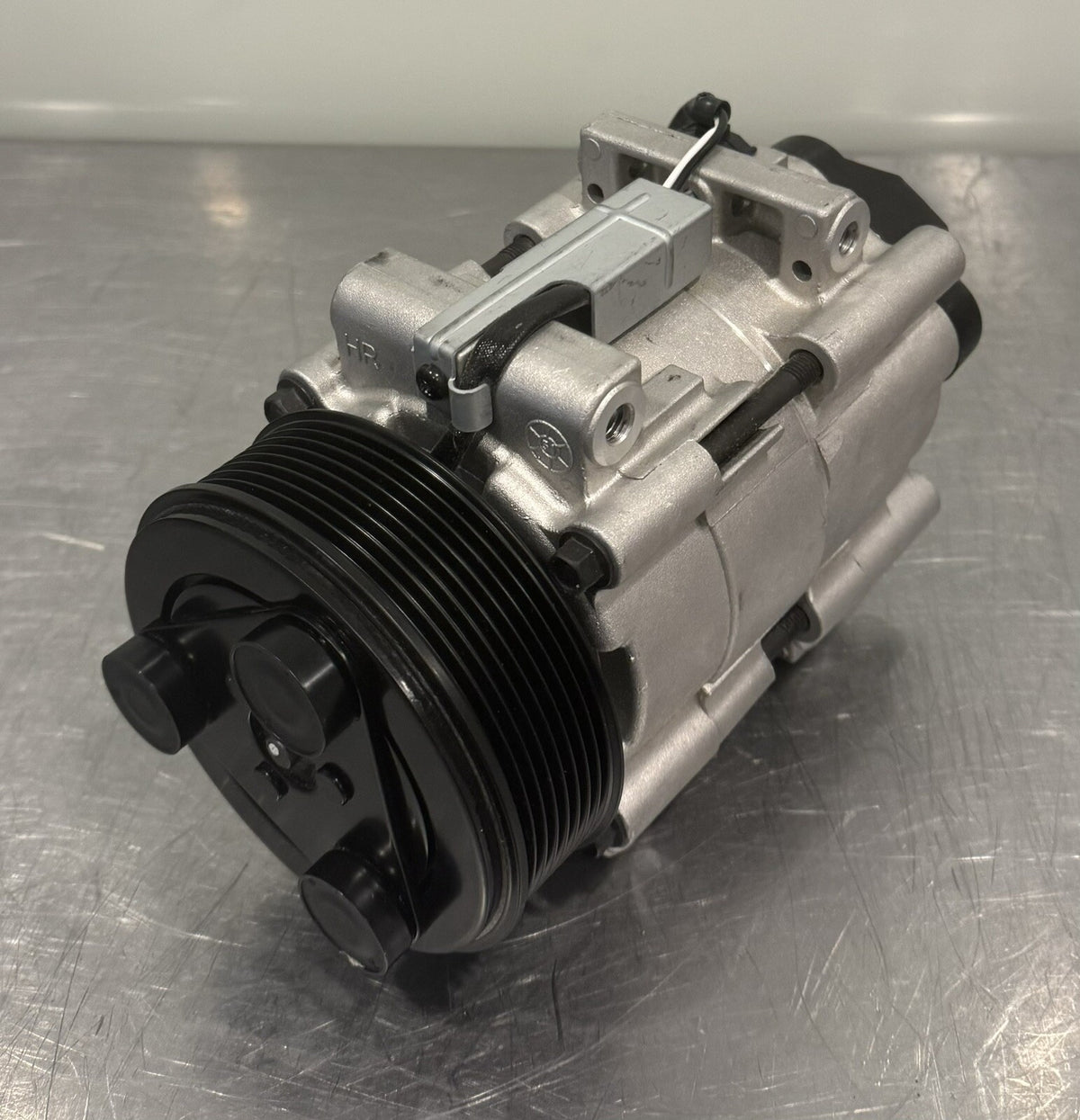 Omega 20-21742-AM AC Compressor W/ Clutch HS18 NEW! FREE SHIPPING!