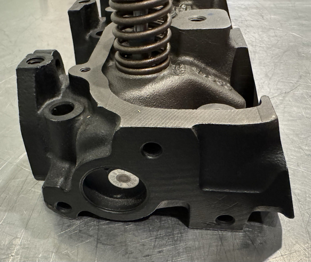 95TM6090AD Cylinder Head 2FT4 ZD09437 NEW! DAMAGED! FREE SHIPPING!