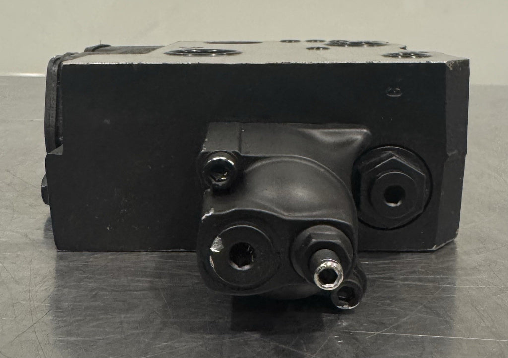 Parker K220LS-MS-US18-040 Varco Hydraulic Directional Control Valve NEW!