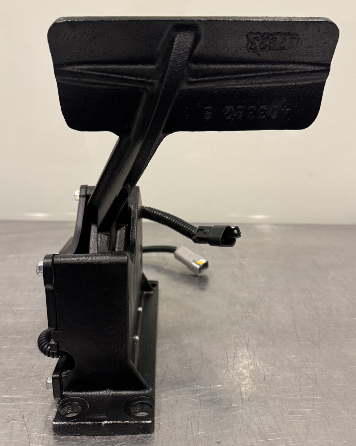 Caterpillar 486-3160 CAT Service Brake Pedal Genuine NEW! FREE SHIPPING!