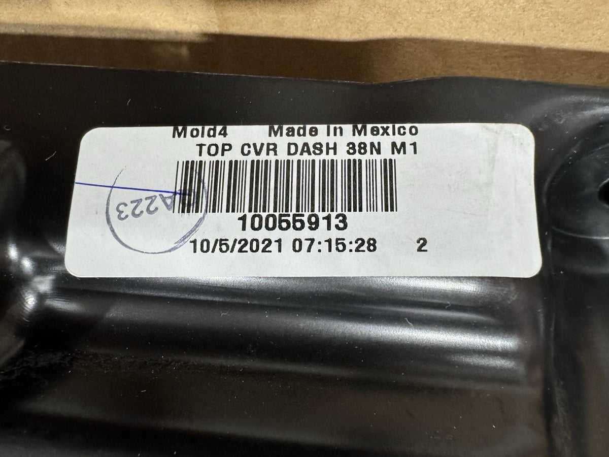 A22-73743-000 Freightliner Dash Top Cover Skin Con Met 10055915 NEW IN BOX!