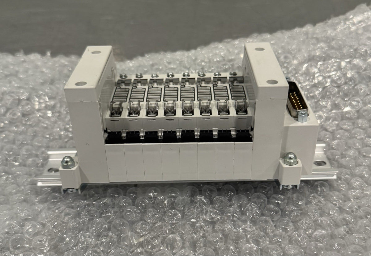 SMC VV5Q11-08N3FU0-D Plug-inmManifold Genuine NEW! SHIPS FREE!