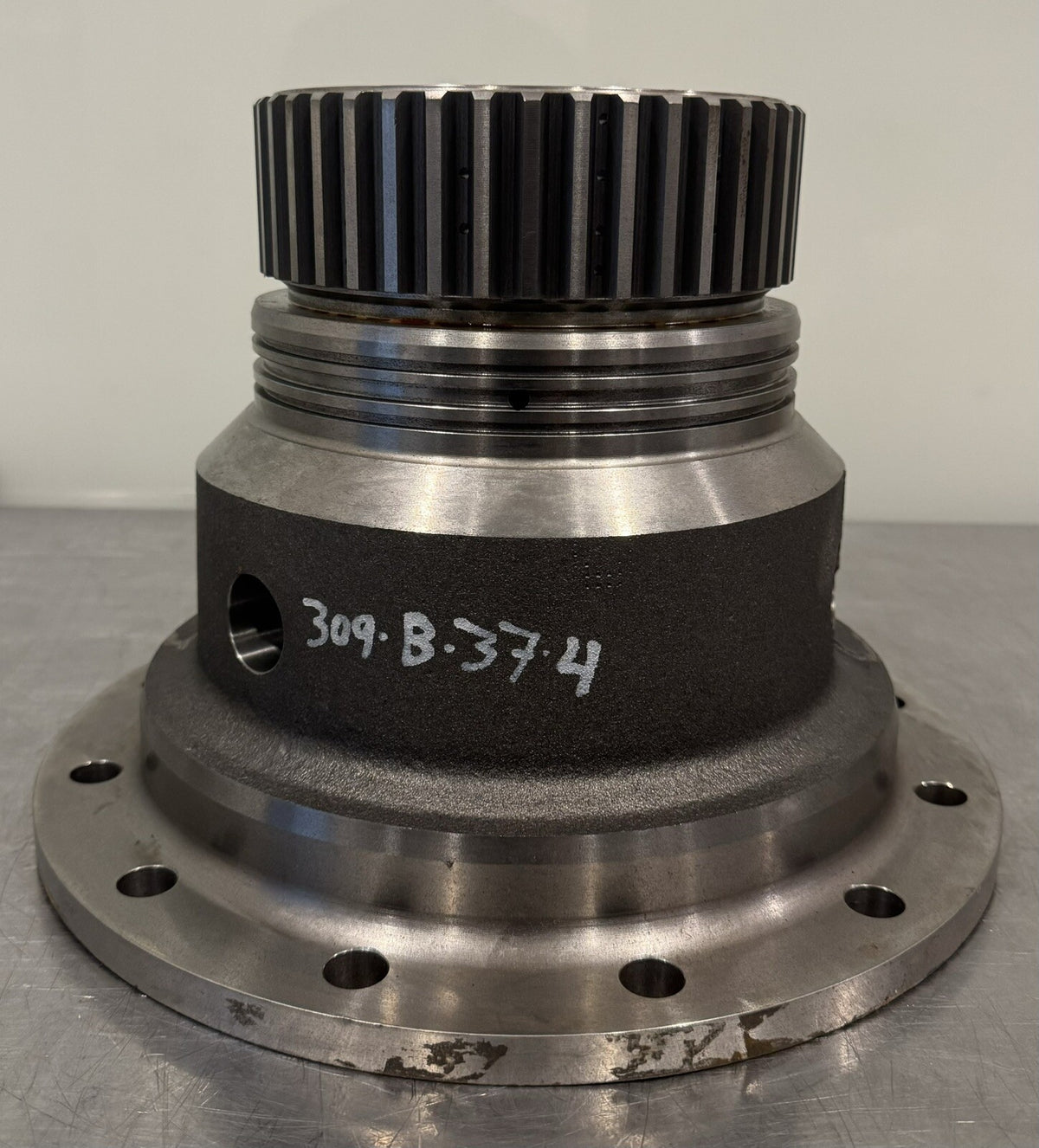 R541381 John Deere Differential Intermediate Housing NEW! FREE SHIPPING!