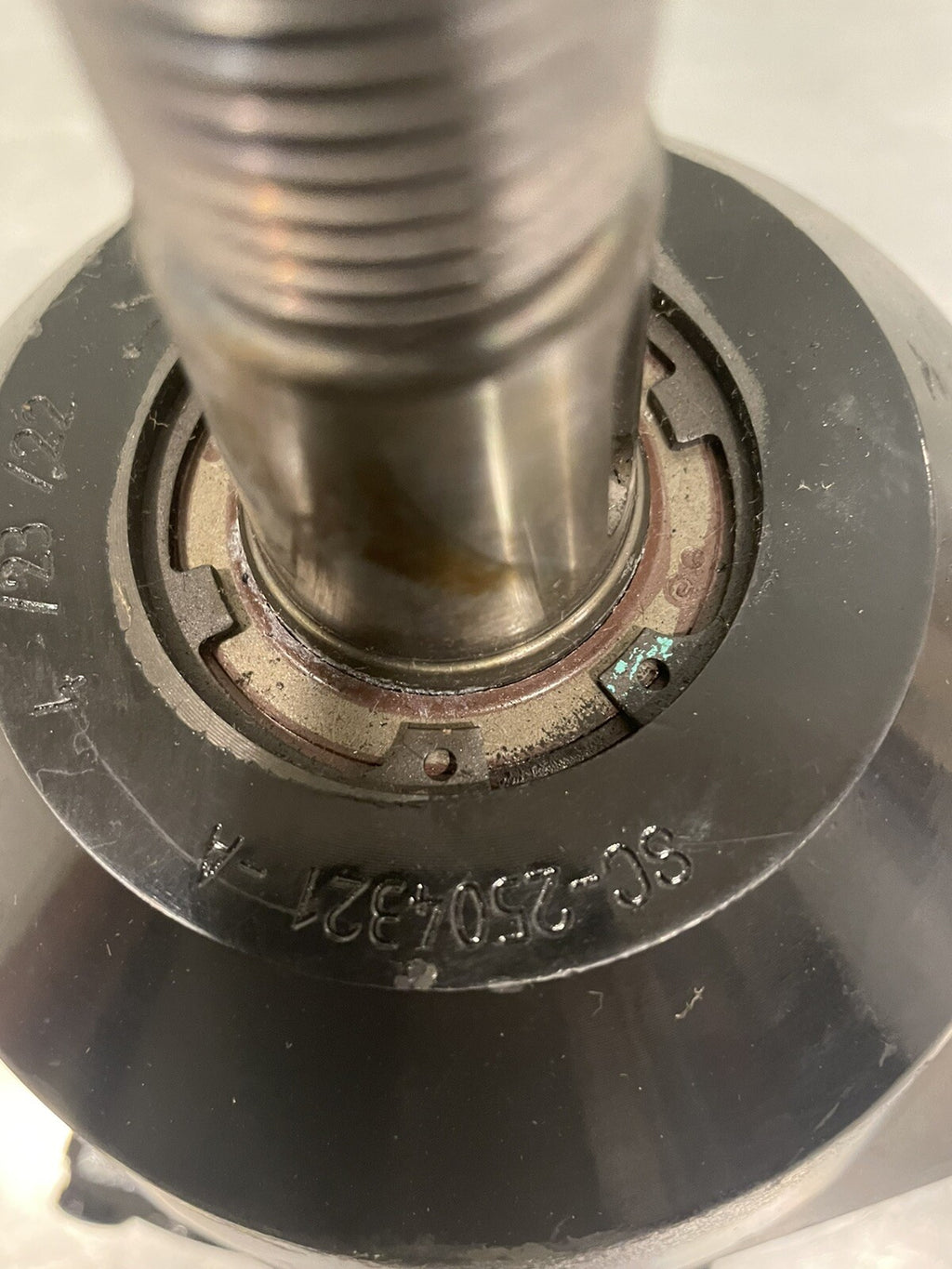 John Deere TA18090 Hydraulic Motor R902507319 Tapered Thread Shaft NEW!