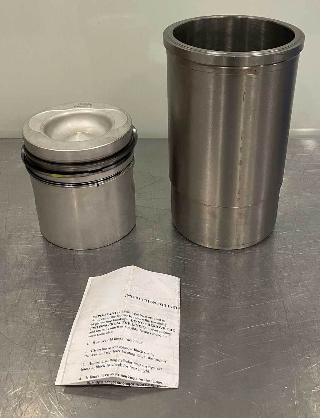 RE42231 Piston And Liner Kit For John Deere JD NEW! FREE SHIPPING!