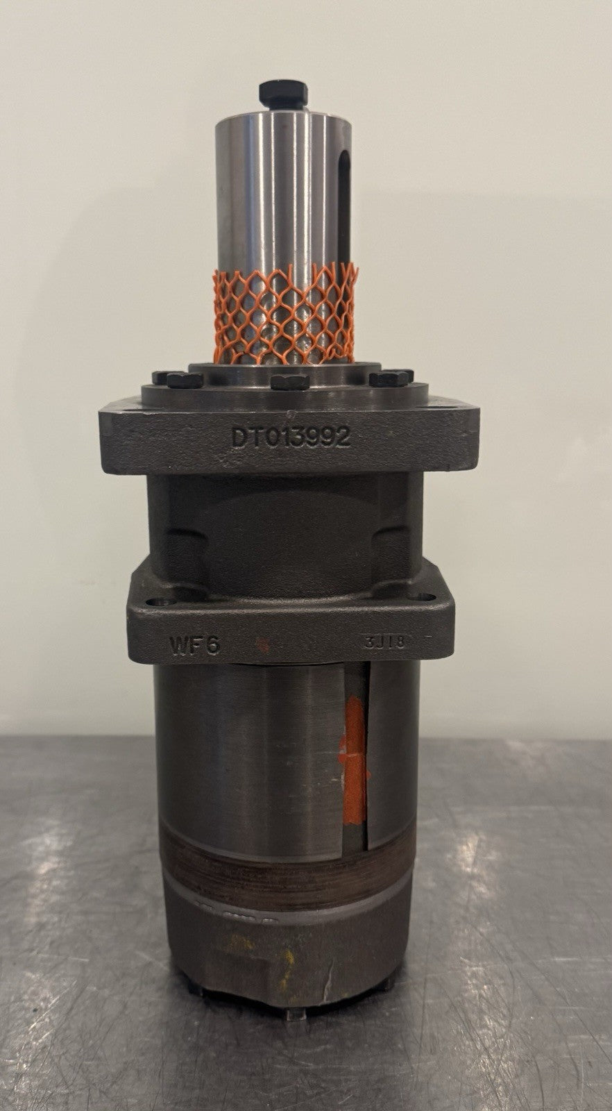White Drive 7001K1C8540ZAAAAP Hydraulic Motor NEW!