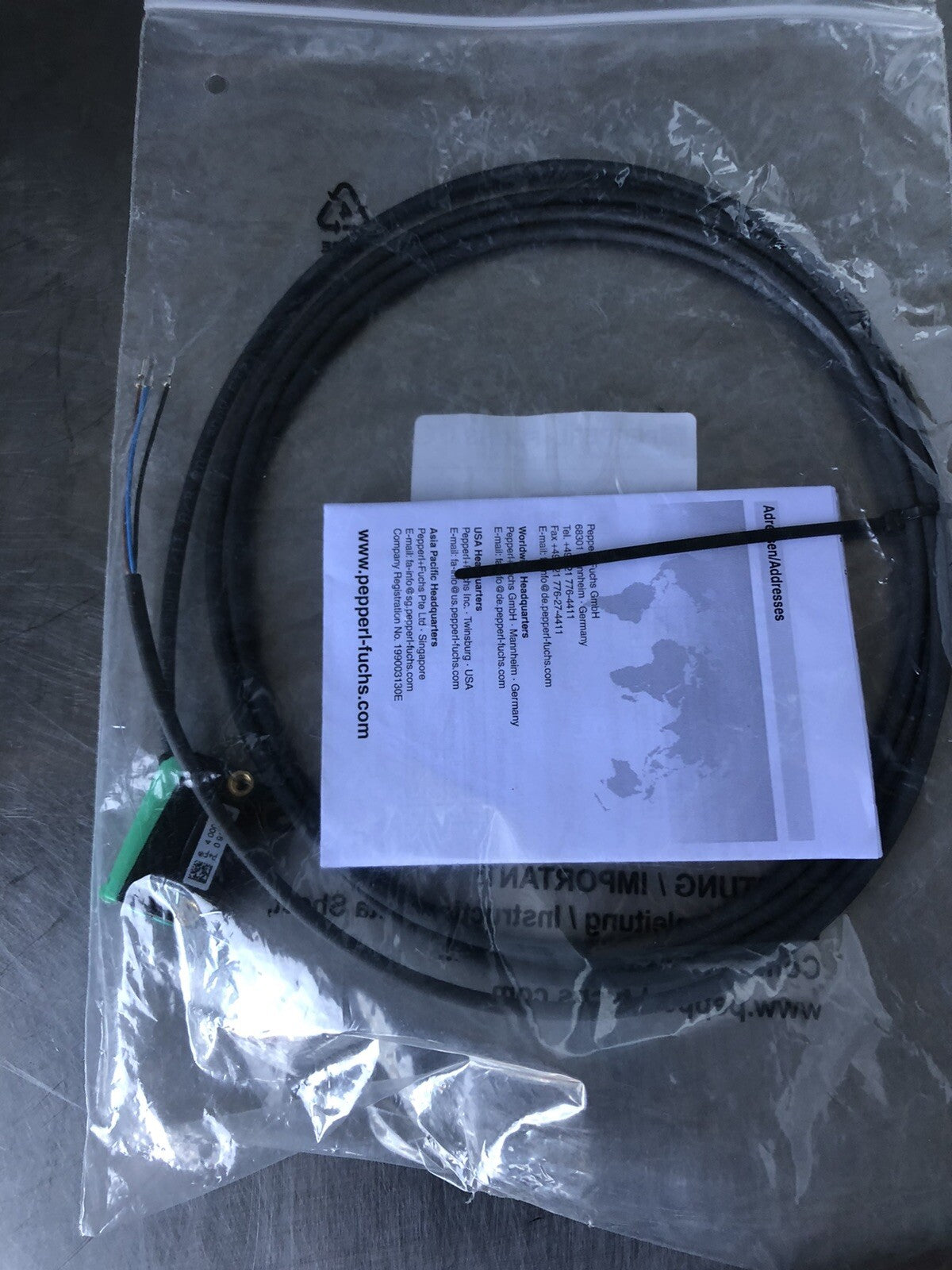 Pepperl+Fuchs 210545 Retroreflective Sensor ML100-55/103/115 NEW!! FREE SHIPPING