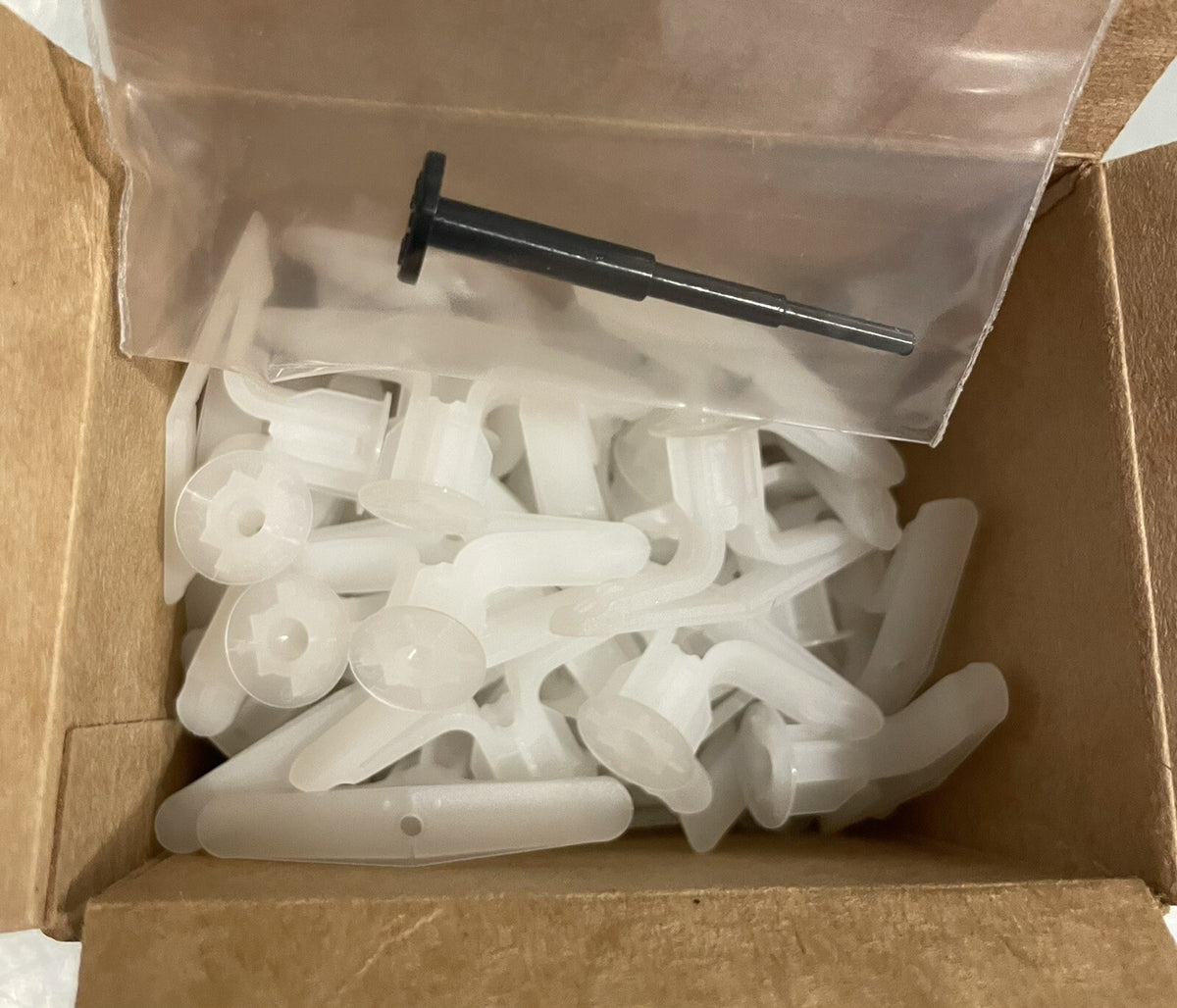 5/8"-3/4" Toggle Screw Anchor Plastic Nylon White 100 PACK NEW! FREE SHIPPING!