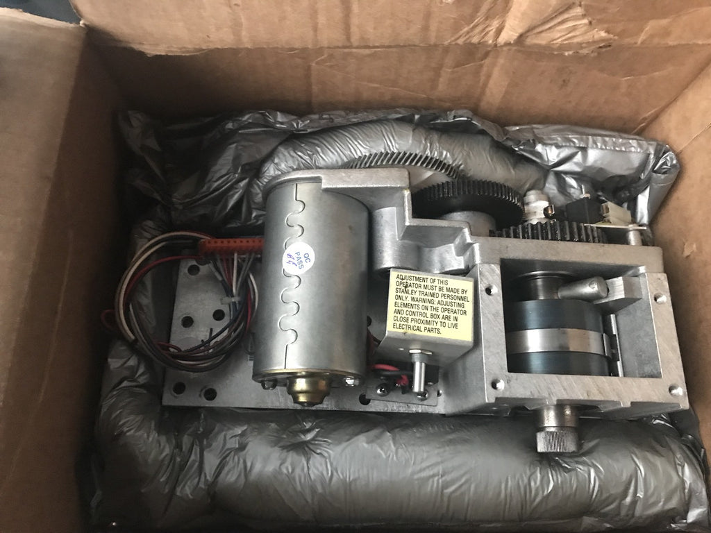 Stanley R110378RO Stanley Magic Access Operator RH/OUT Refurbished IN BOX