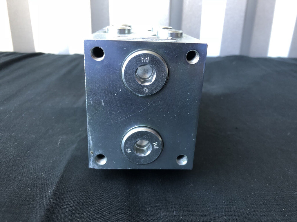Rexroth R901135677 Hydraulic External Gear Pump NEW!!! FREE SHIPPING!!!