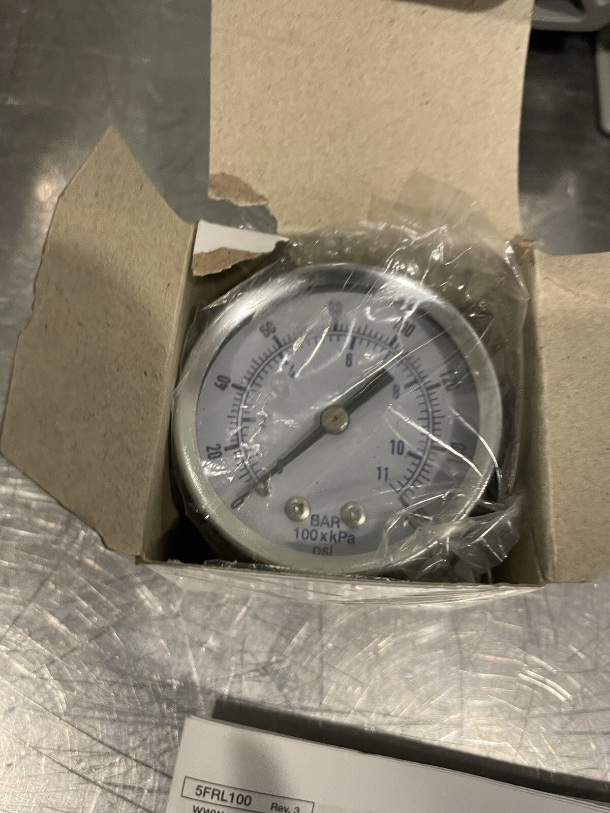 Parker P33QA94GEANGLNW Pneumatic Valve Regulator NEW IN BOX! FREE SHIPPING!