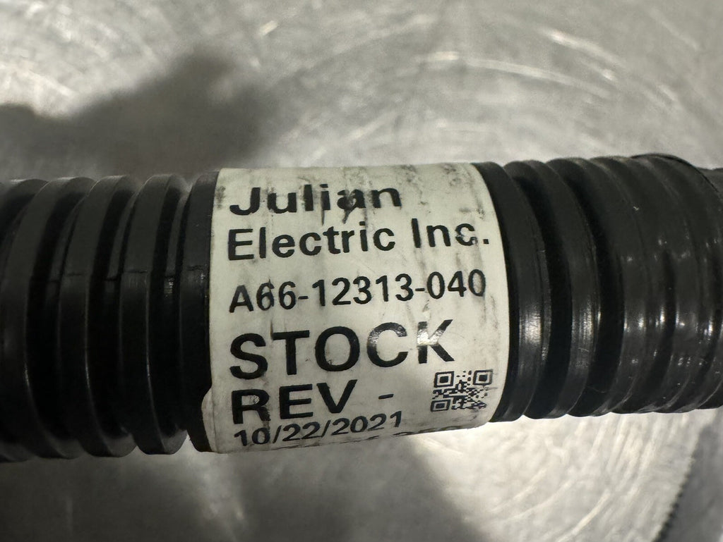 A66-12313-040 Freightliner Negative Battery Cable 4/0 NEW! FREE SHIPPING!