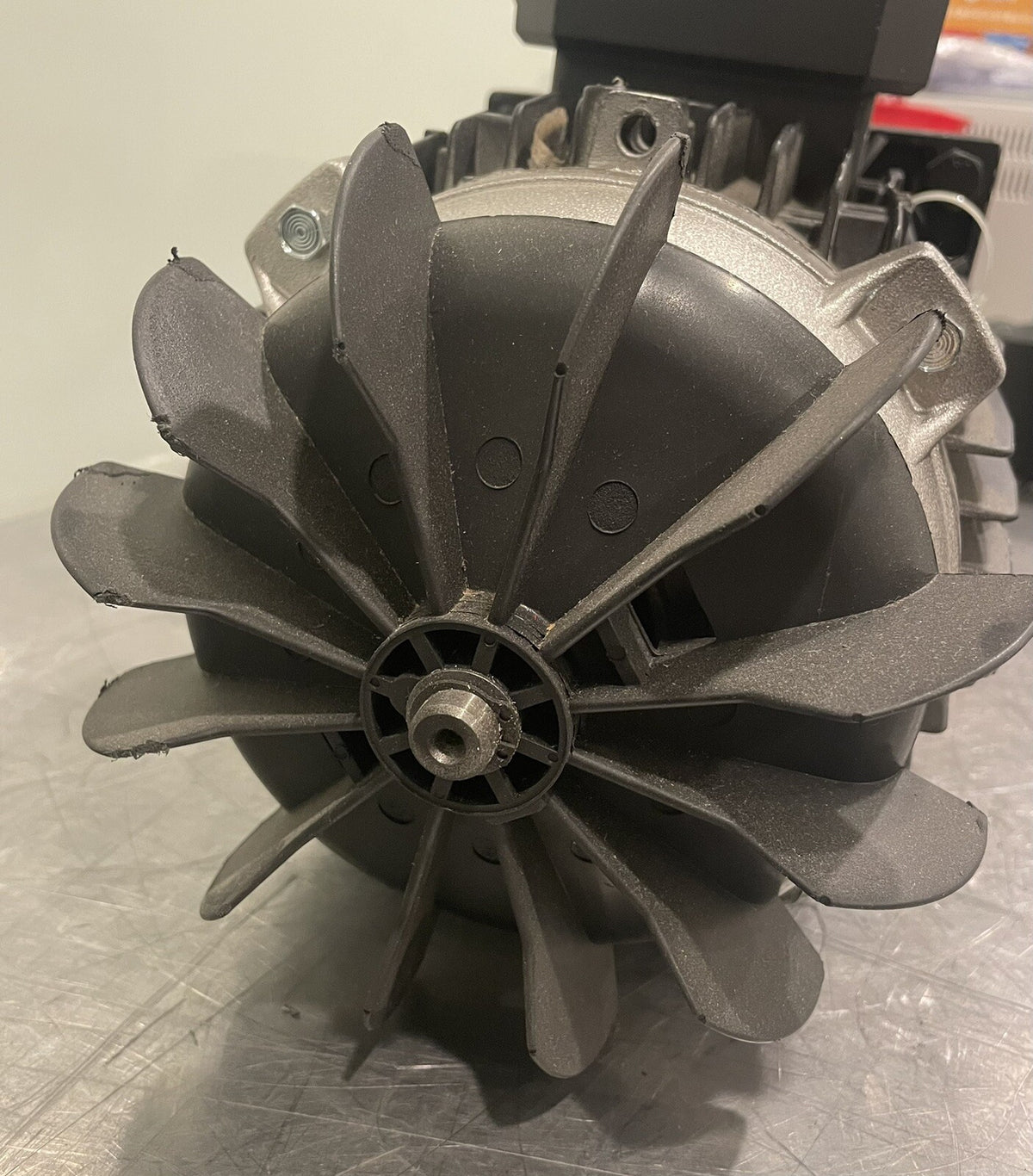 Lenze GKR05-2M HAR 100C12 AC Gear Motor 2 Stage Bevel Gear Box NEW! SHIPS FREE!!