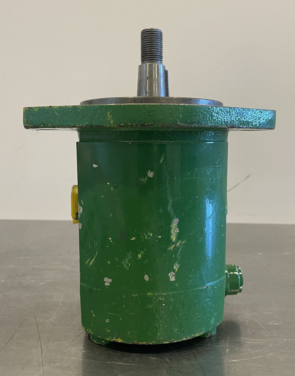 NEMA John Deere Hydraulic Motor Keyed Threaded Shaft 2 Bolt NEW! FREE SHIPPING!