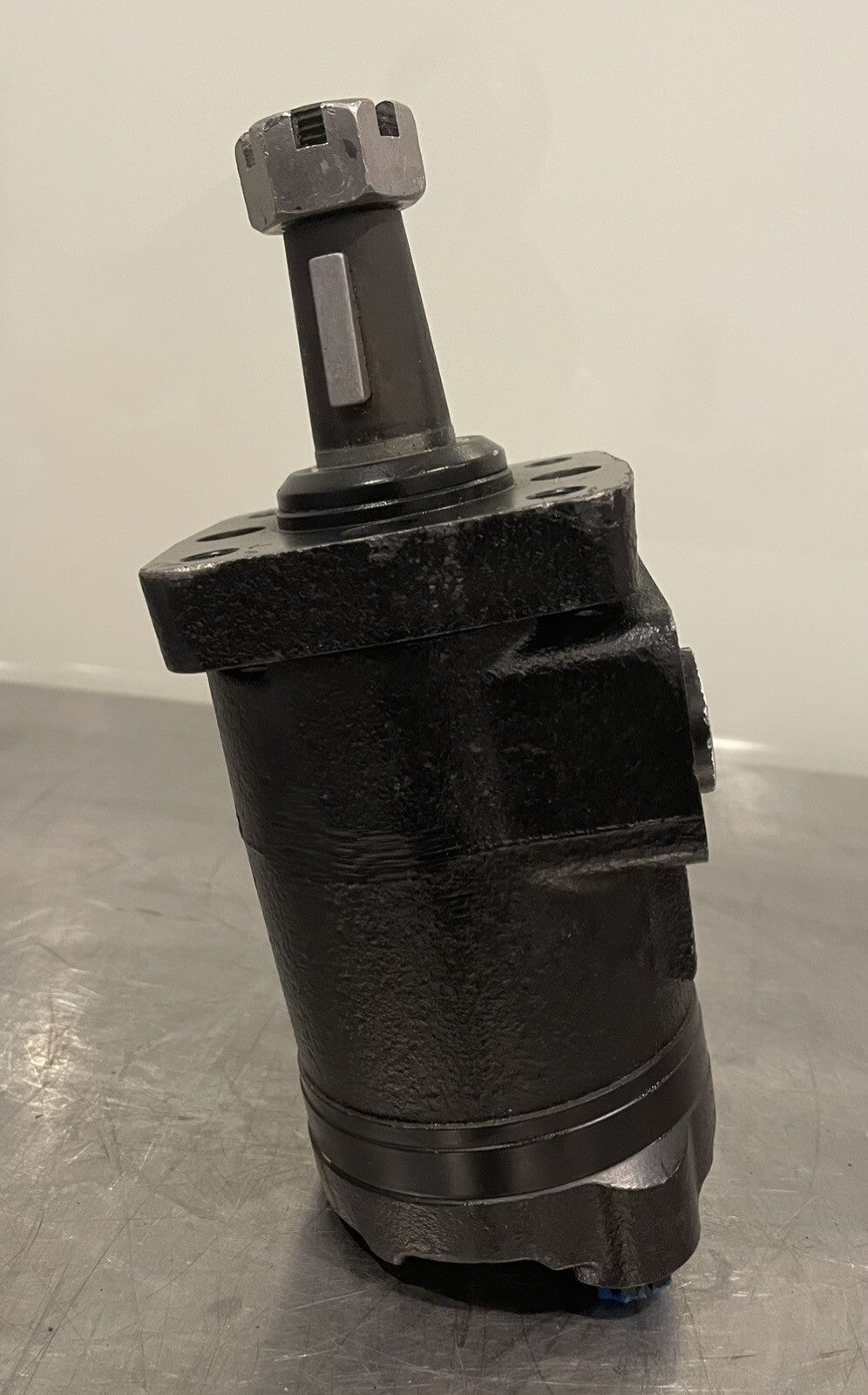 Eaton 101-3810-009 Char-Lynn Hydraulic Motor Low Speed High Torque NEW!