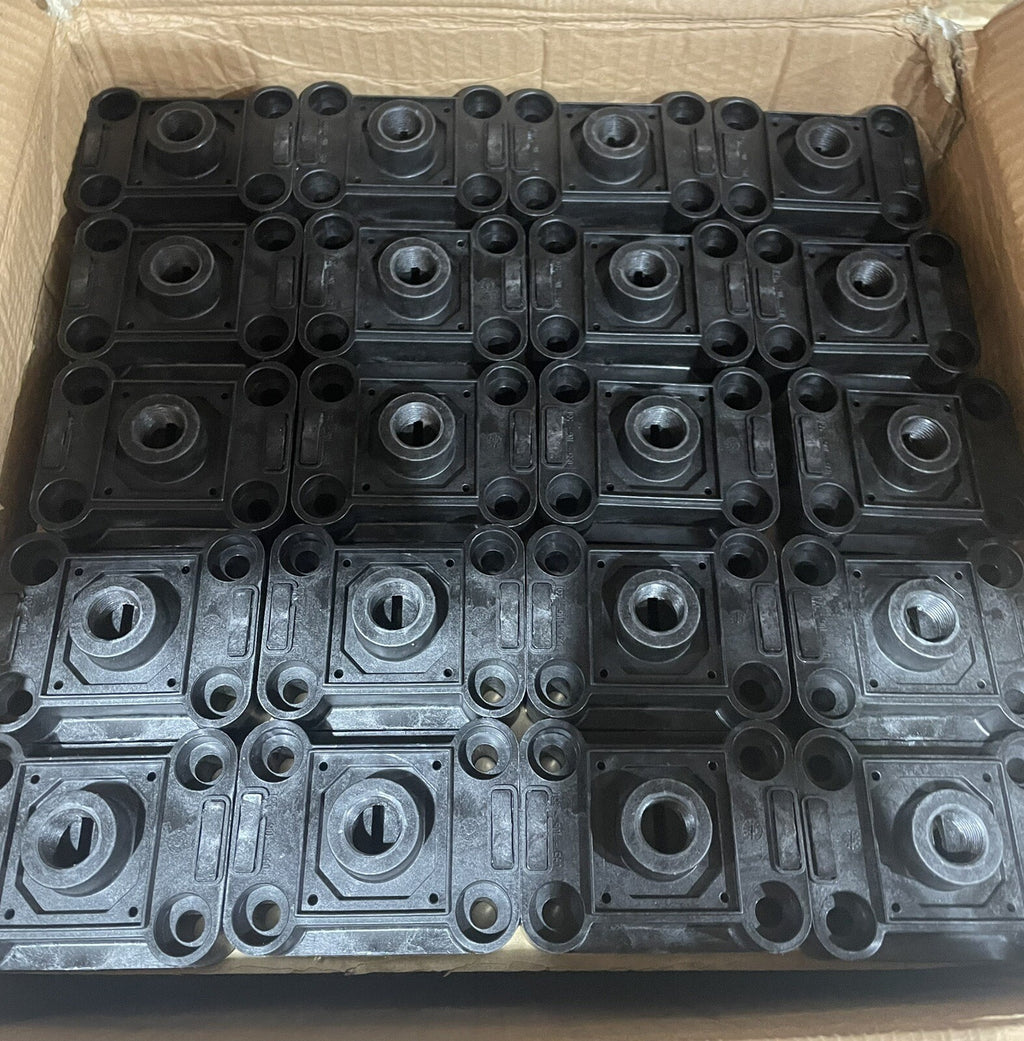 Warren Rupp 095-106-551 Sandpiper Main Air Valve Body S05/07/10 095.106.551 NEW!