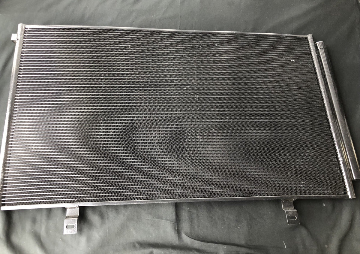 CSF 10801 Condensor Radiator Toyota Sienna NEW IN BOX