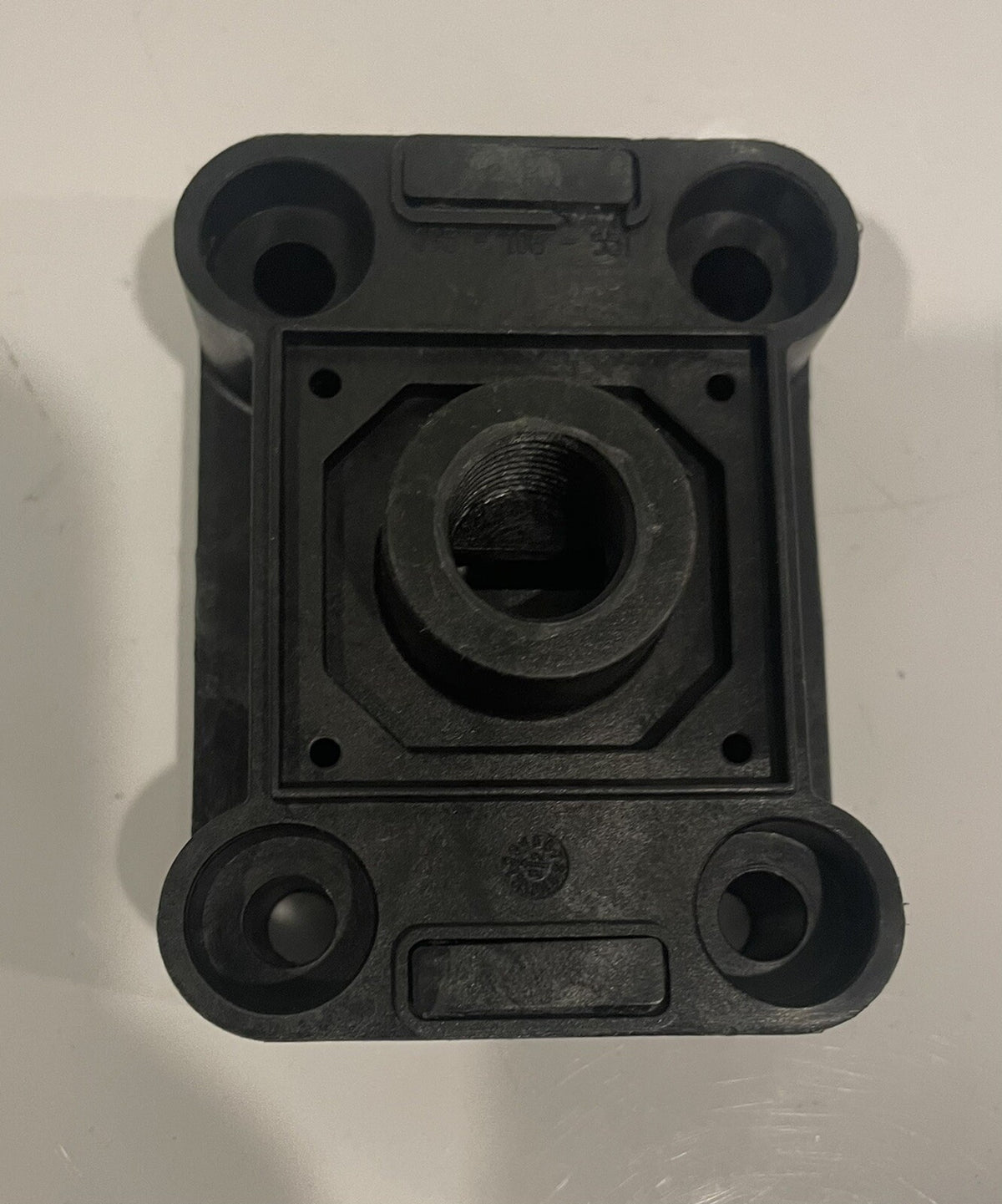 Warren Rupp 095-106-551 Sandpiper Main Air Valve Body S05/07/10 095.106.551 NEW!