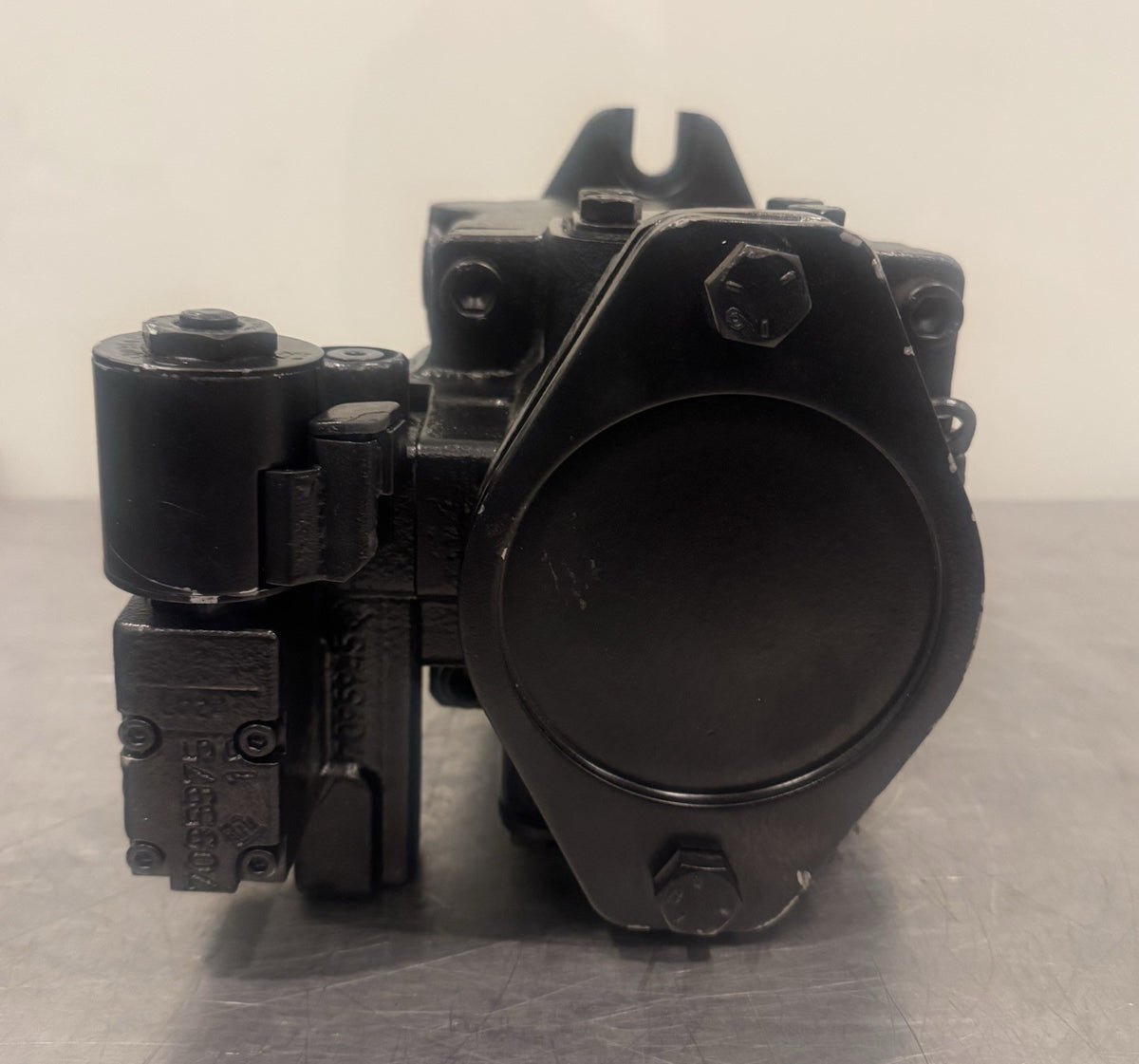 83029086 Hydraulic Pump Variable Displacement NEW! FREE SHIPPING!