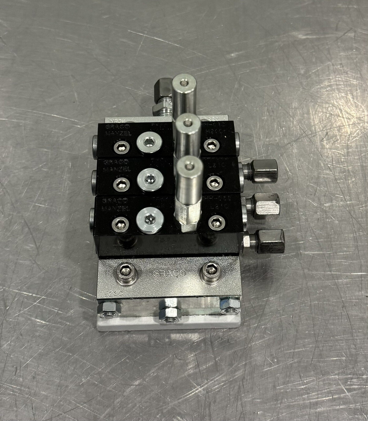 Graco Valve Block ASSY MHH-06S E23C C22C NEW! FREE SHIPPING!