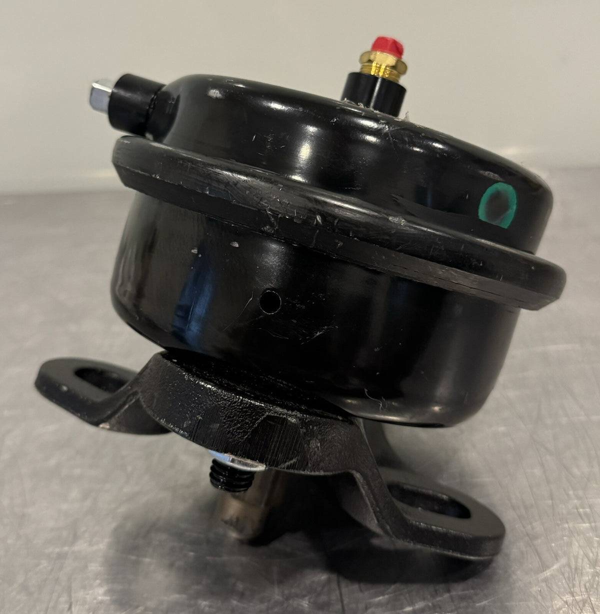 SAF-Holland XA-09862 Air Cylinder & Bracket ASSY NEW W/ TAGS! SHIPS FREE