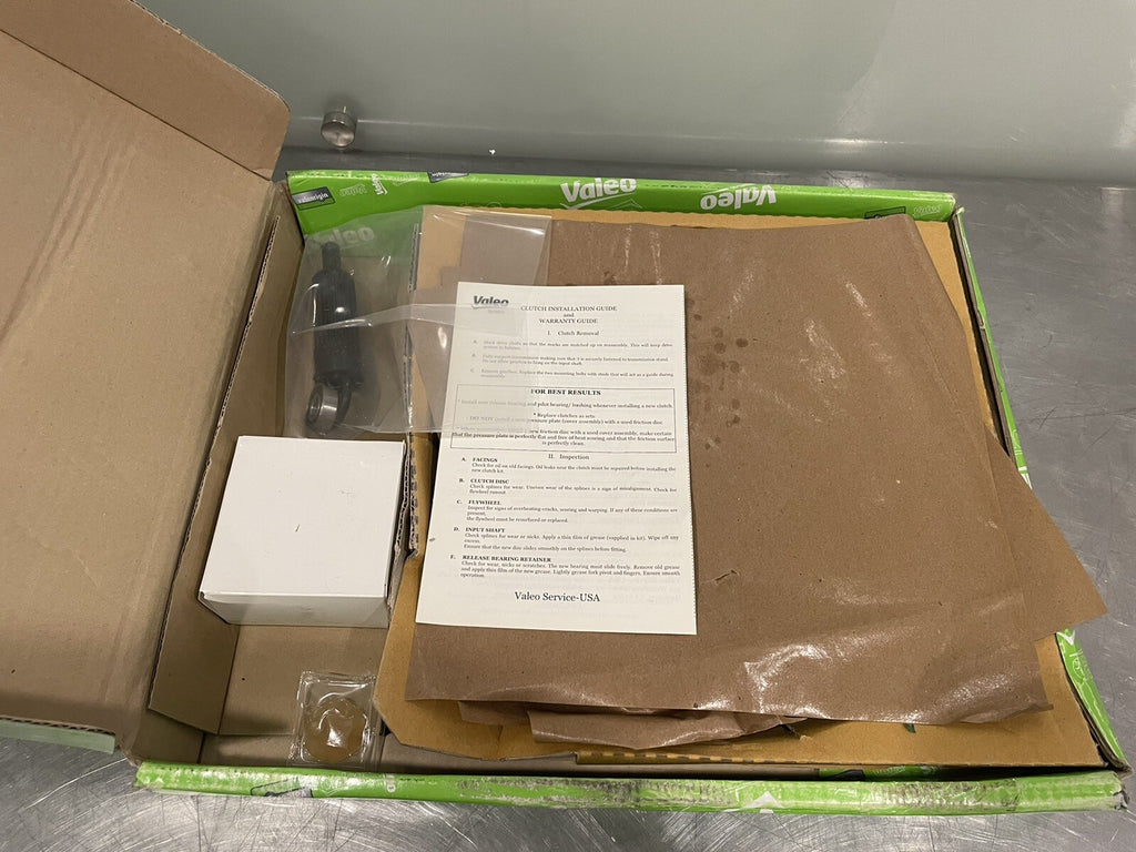 Valeo 52365201 Clutch Kit Toyota NEW IN BOX! FREE SHIPPING!