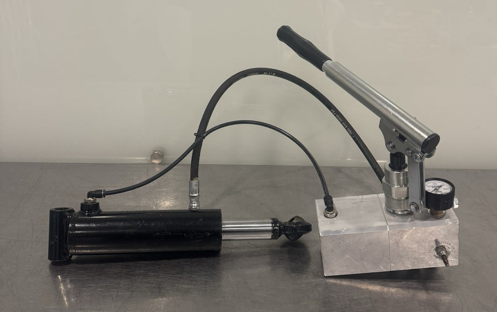 Doering B&W Hand Pump Valve DCHP10230NBL-B&W W/ Cylinder ACC-030-0015 NEW! 
