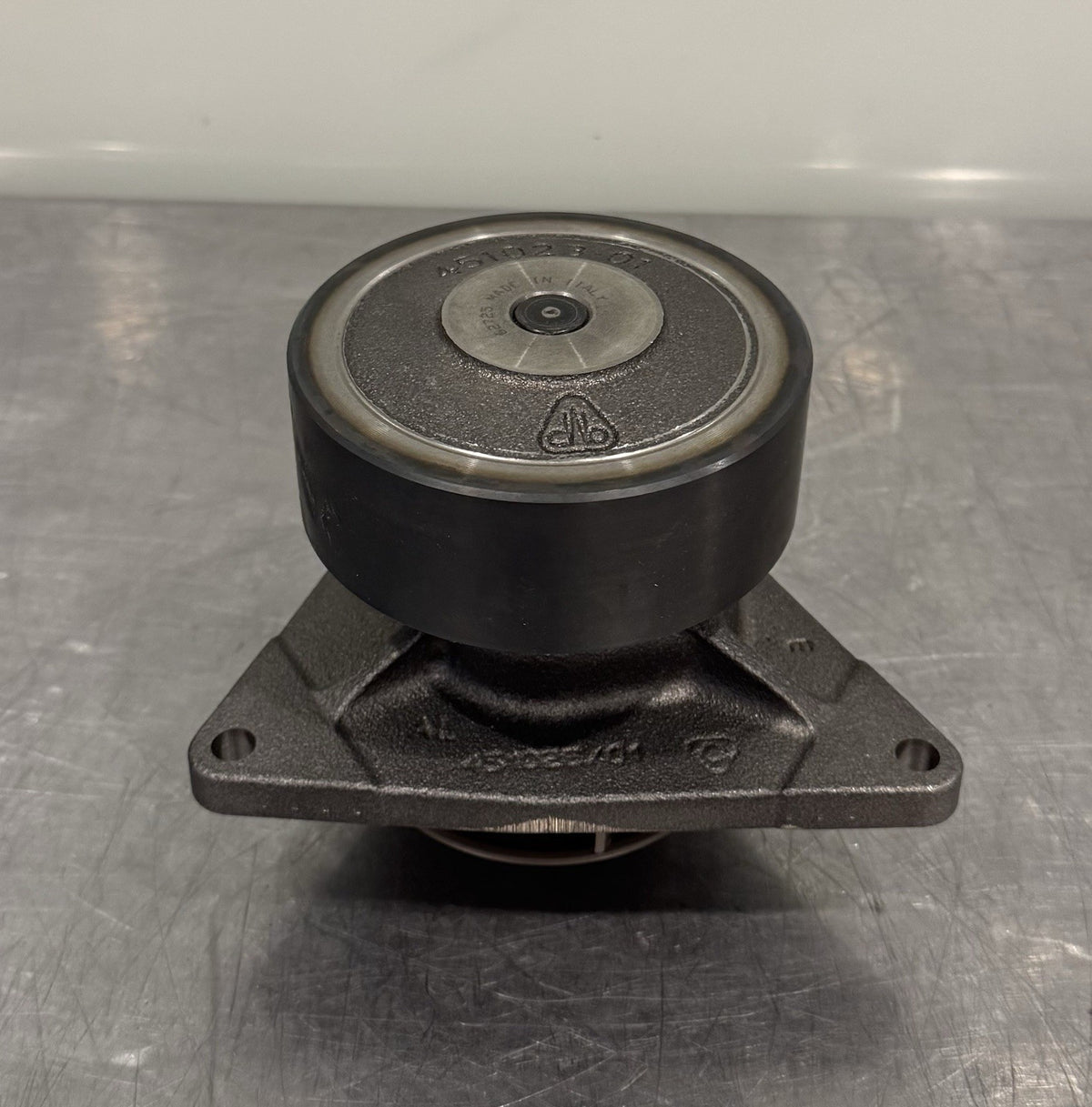 CNH 90380503 Engine Water Pump Genuine Case New Holland Case iH NEW IN BOX!