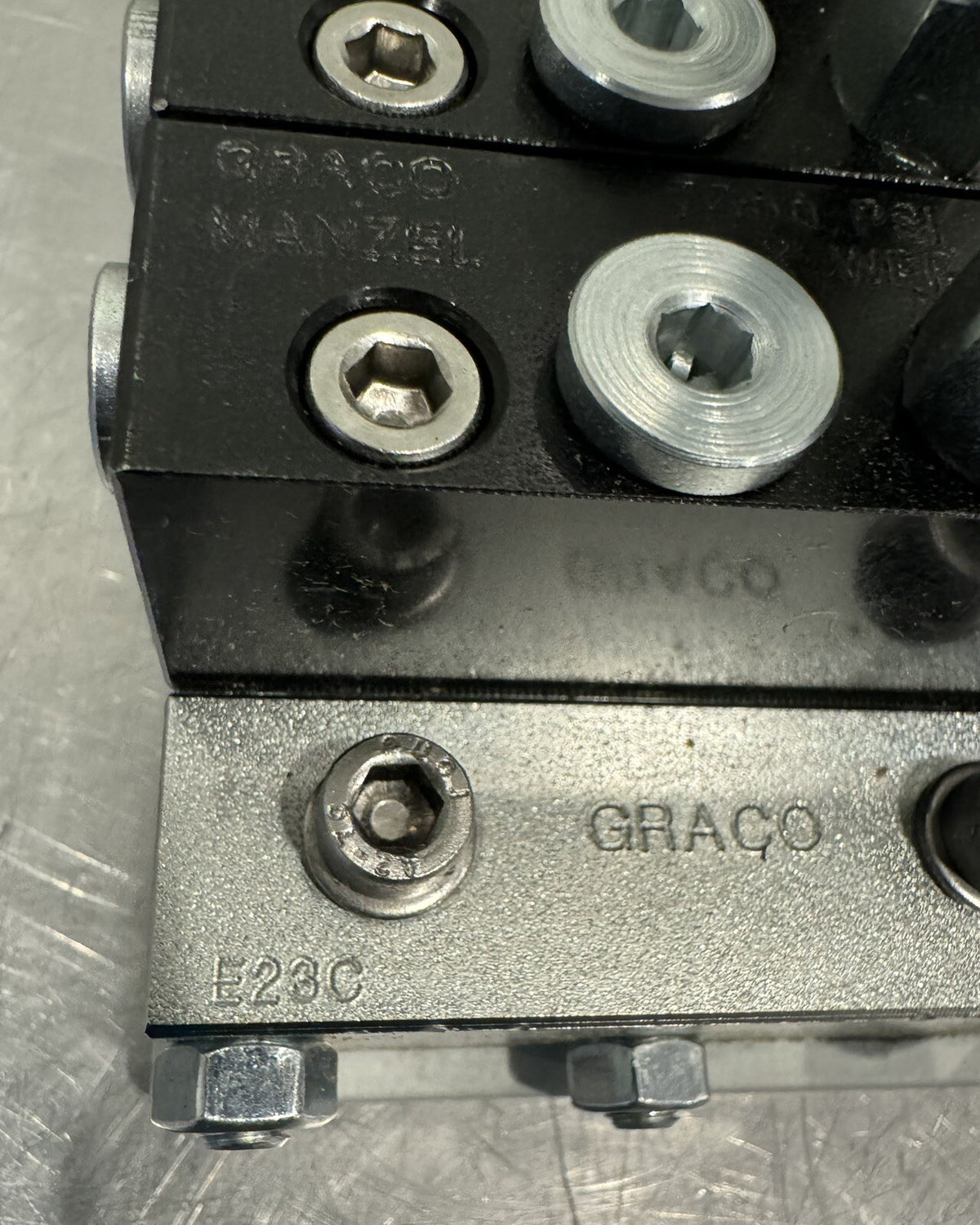 Graco Valve Block ASSY MHH-06S E23C C22C NEW! FREE SHIPPING!