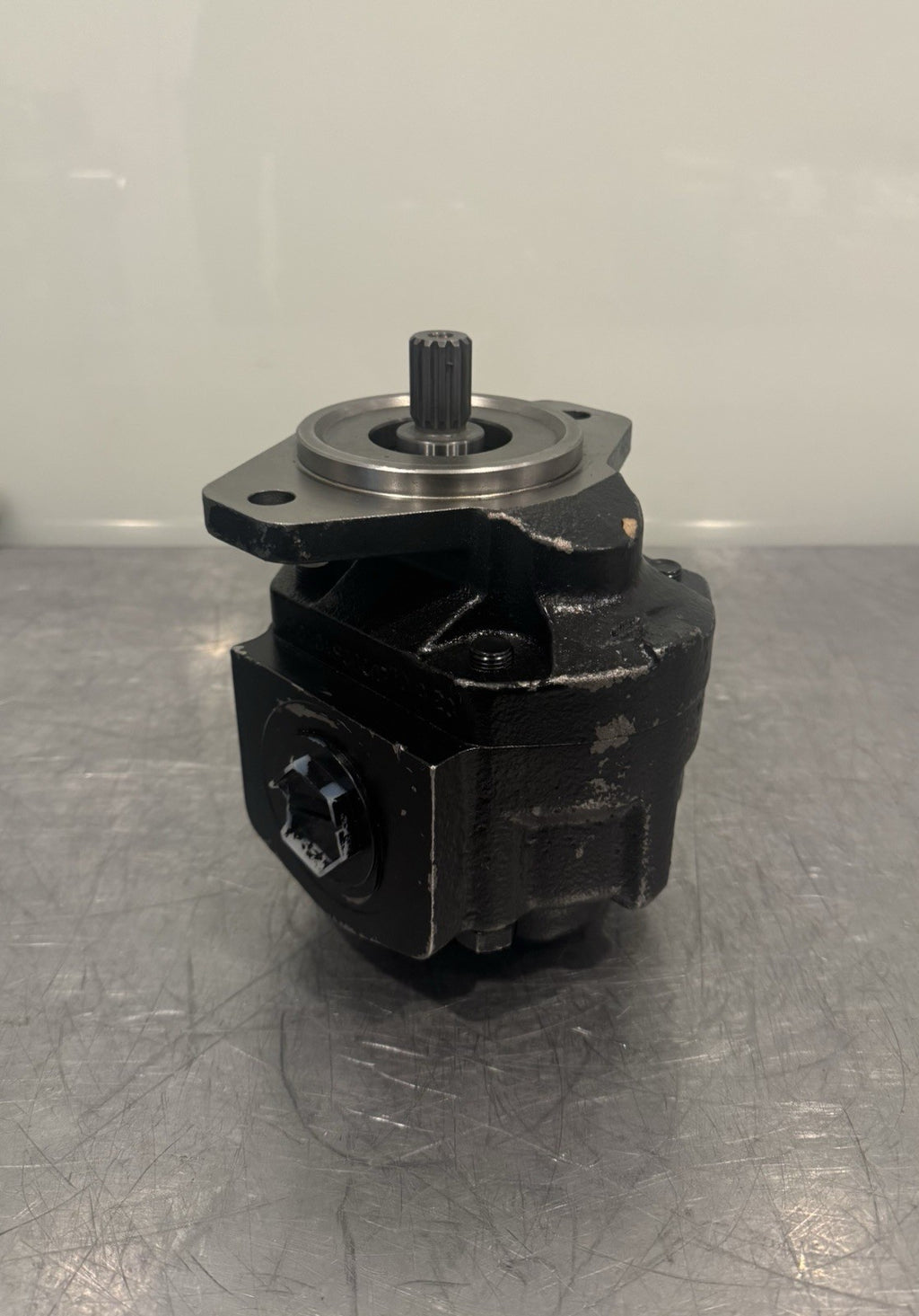 Hydreco 129605 Hydraulic Gear Pump Forklift X1A5046B21A3H3DC NEW! SHIPS FREE!