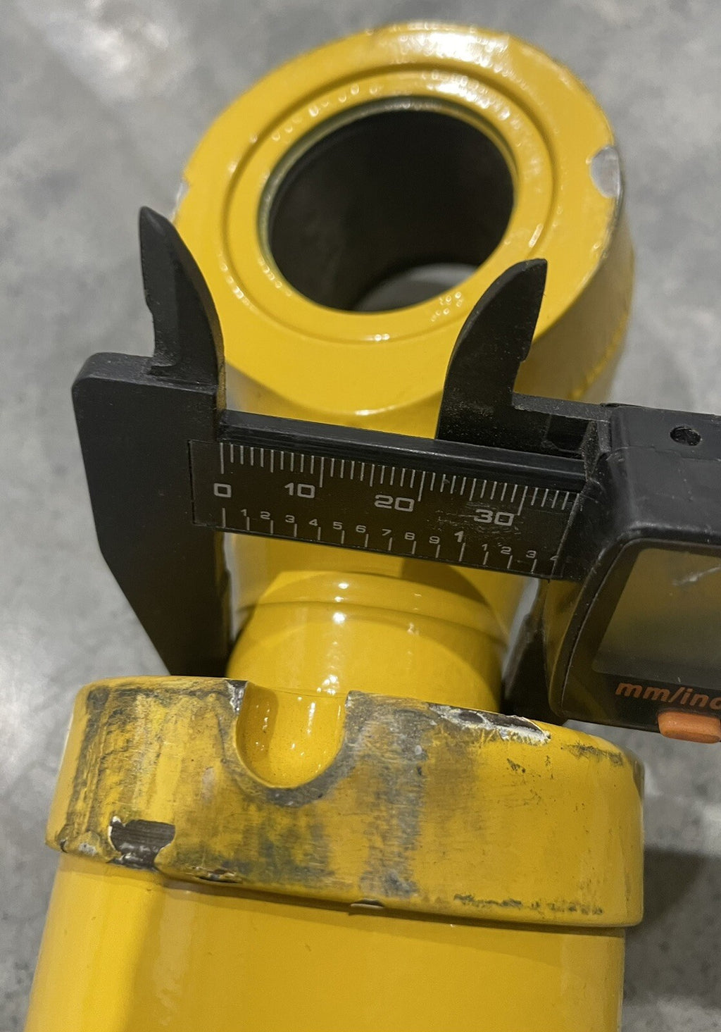 Far-04/20 Hydraulic Cylinder 2.5” Bore 1.5” Rod Yellow NEW! FREE SHIPPING!