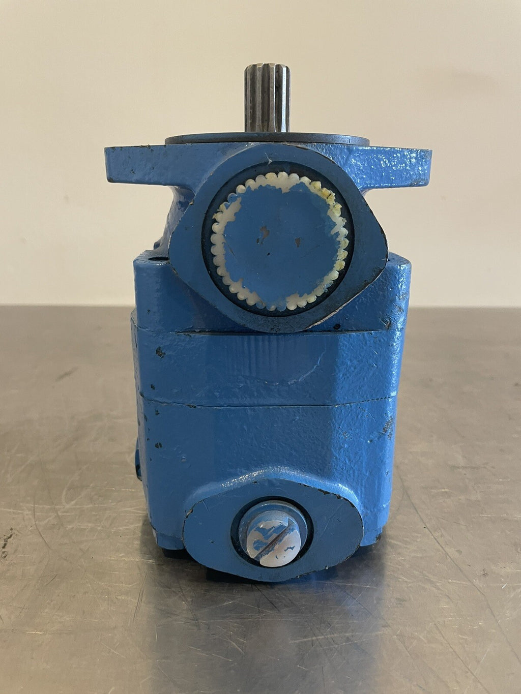 Hydraulic Motor 11 Spline 2 Bolt Blue NEW! FREE SHIPPING!