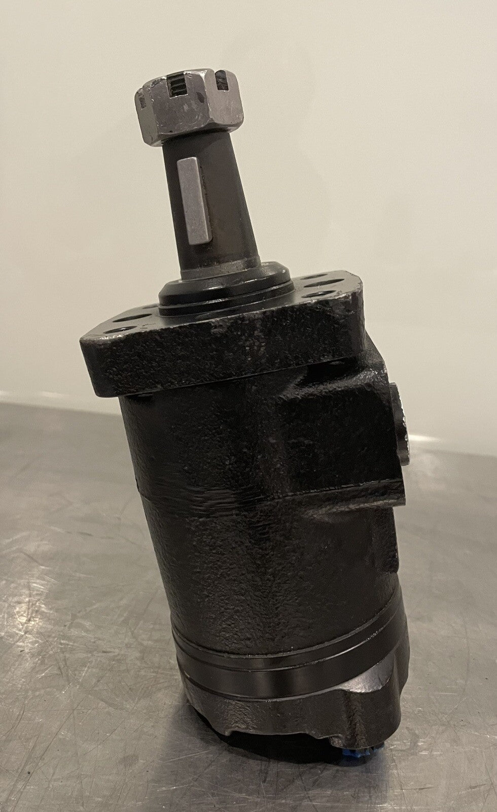 Eaton 101-3810-009 Char-Lynn Hydraulic Motor Low Speed High Torque NEW!