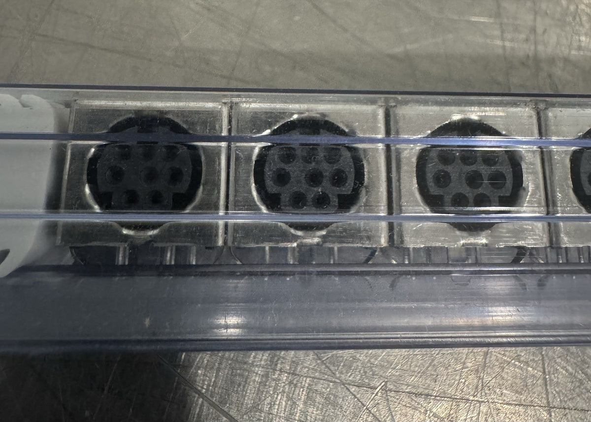 TE Connectivity 1658998-1 DIN Connectors Circular 40 PACK NEW! FREE SHIPPING!