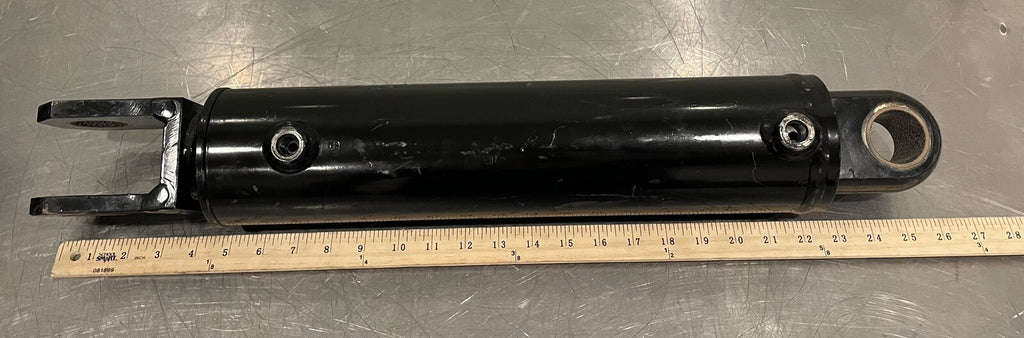 9010989 Hydraulic Cylinder 250517-002-021 1/2” Ports 1.5” Connections NEW!